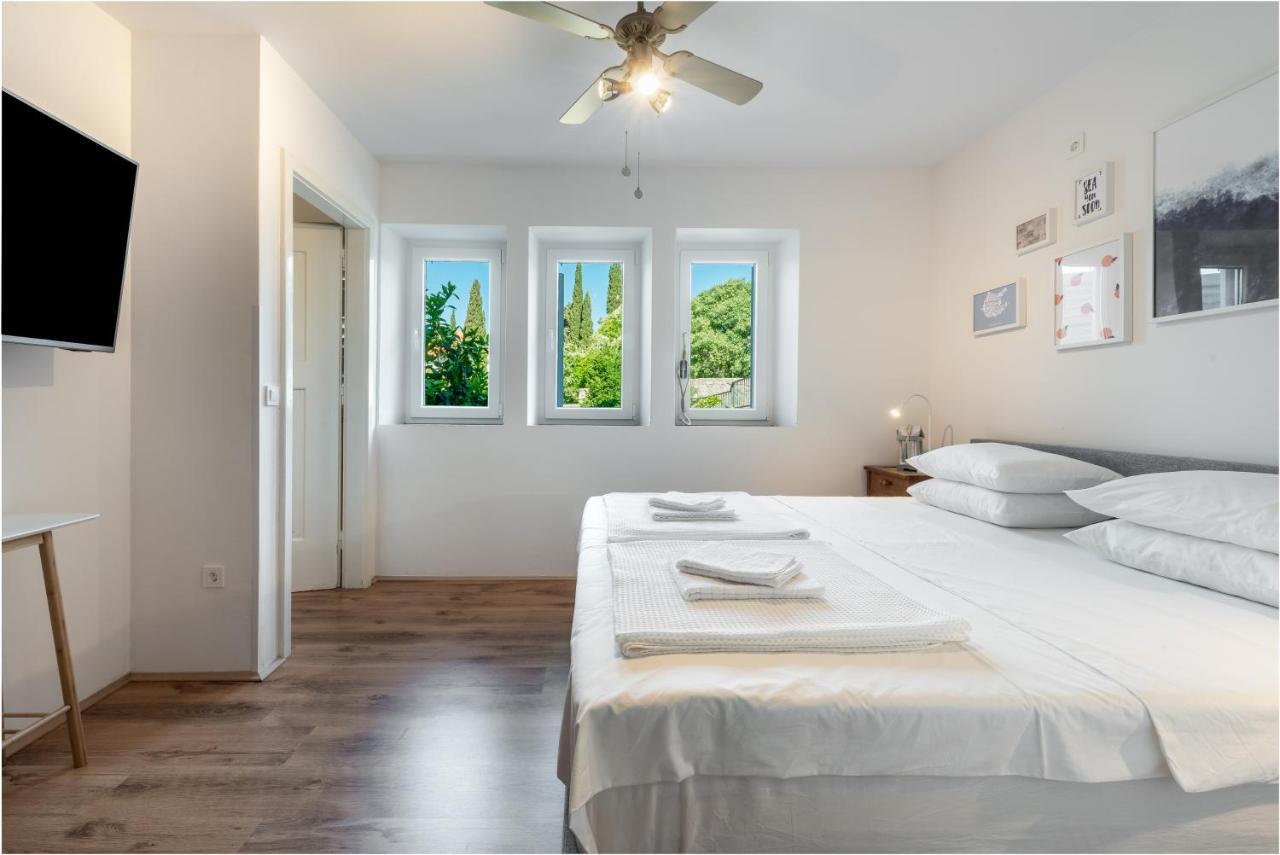 Apartment Near Old Town, Free Parking & Huge Garden Dubrovnik Eksteriør bilde