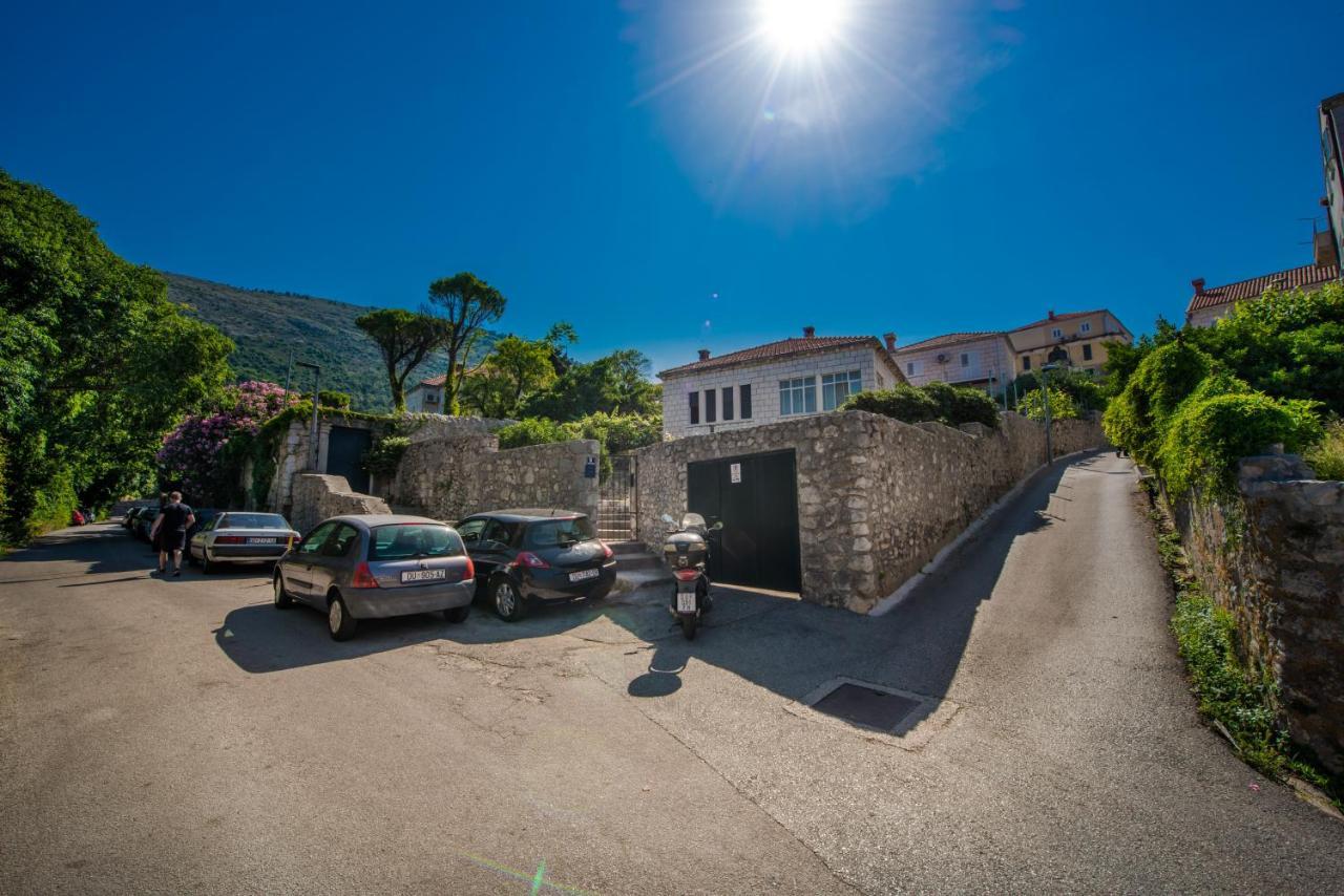 Apartment Near Old Town, Free Parking & Huge Garden Dubrovnik Eksteriør bilde